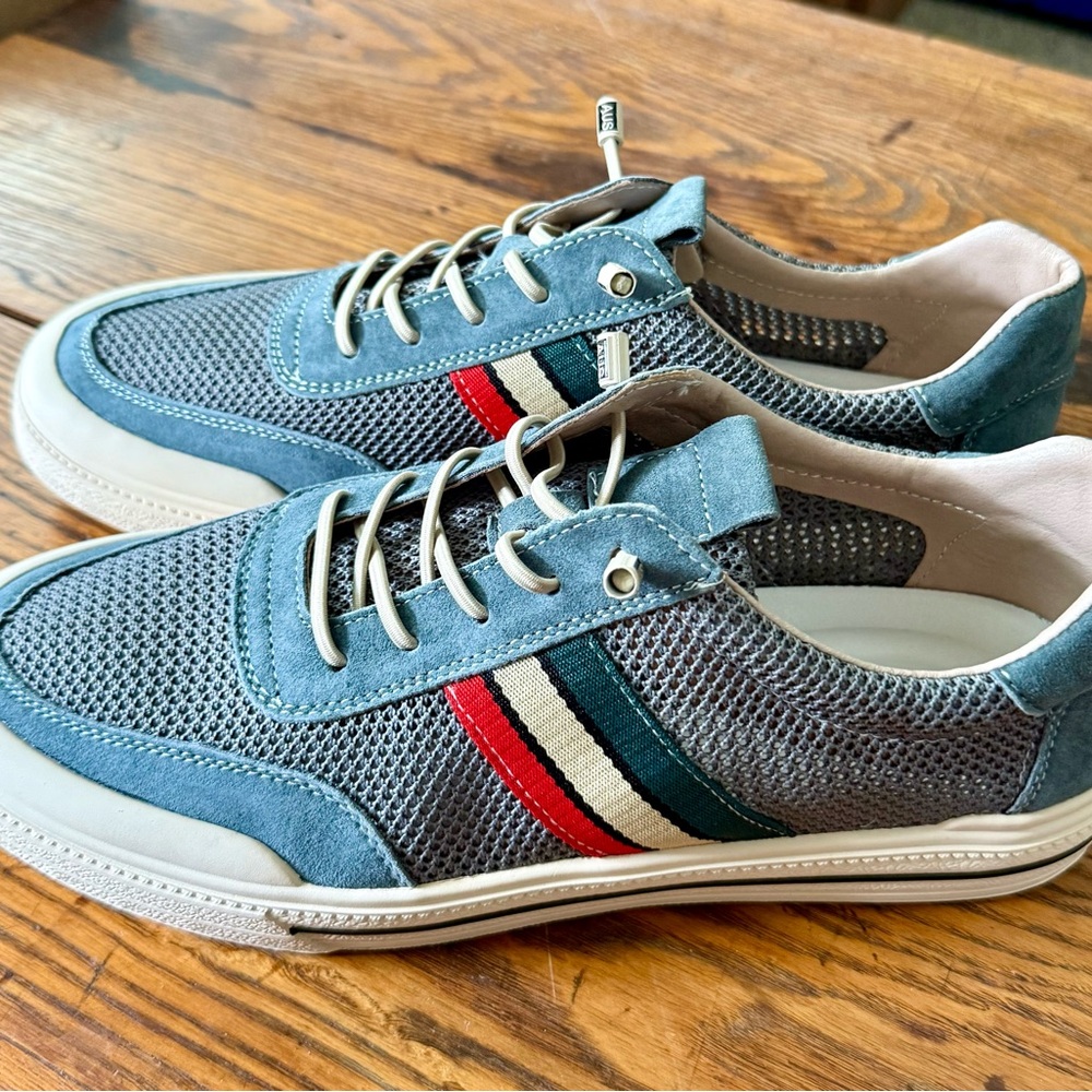 Stylish Blue Denim Sneakers with Tri-Color Stripes